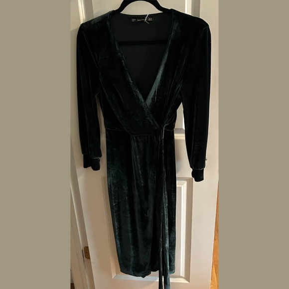 ZARA TRAFALUC Green Velvet Wrap Dress, Size XS - Picture 1 of 4